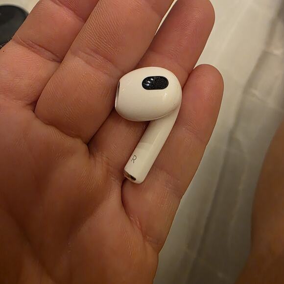 Apple Airpods 3rd Generation A2897 Lightning Charging Case rigth Earbud Only - Picture 6 of 13